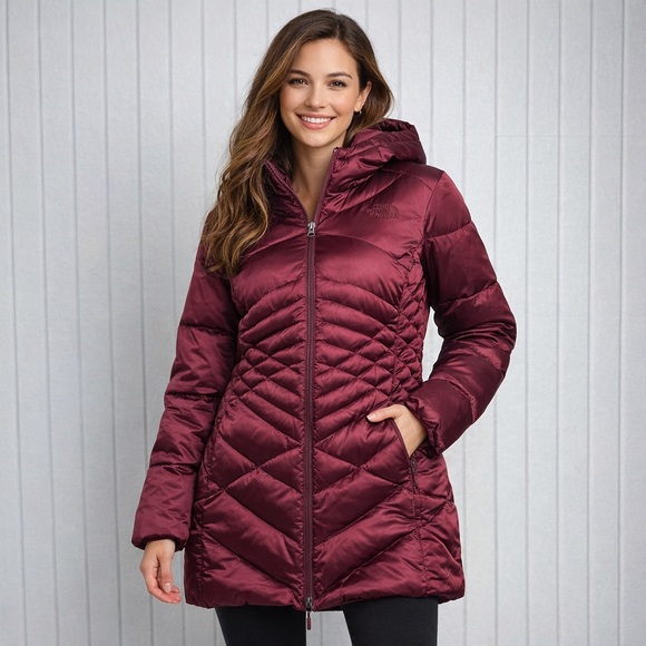 The North Face Jackets & Blazers - The North Face Women's Burgundy Puffer Jacket Size XL